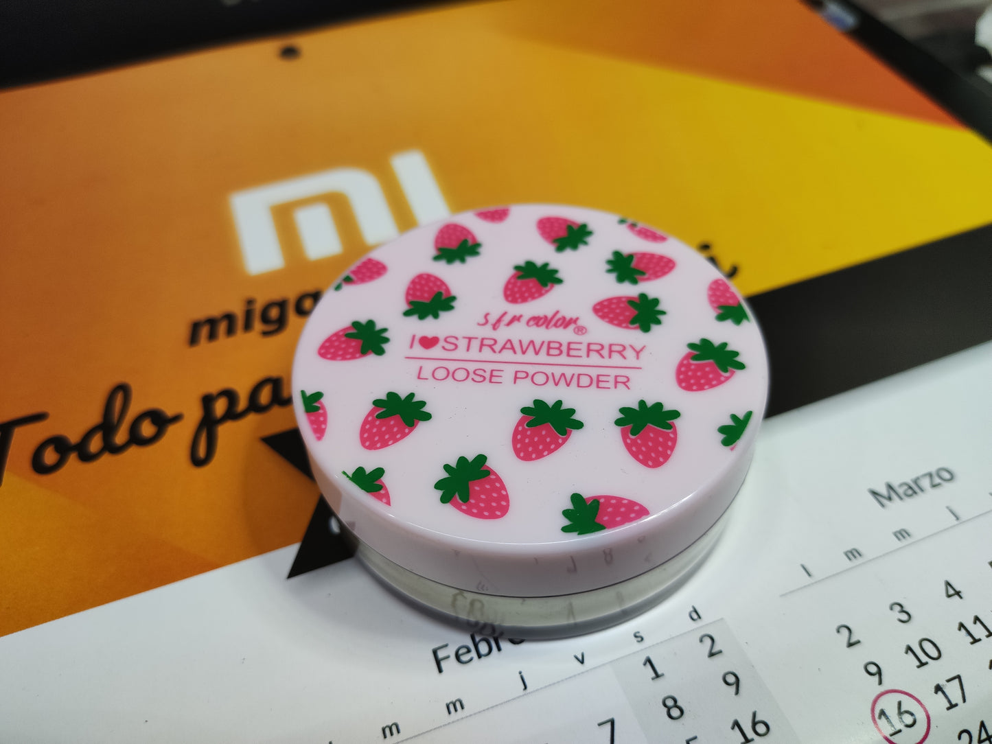 POLVO TRASLUCIDO CON AROMA A FRUTAS