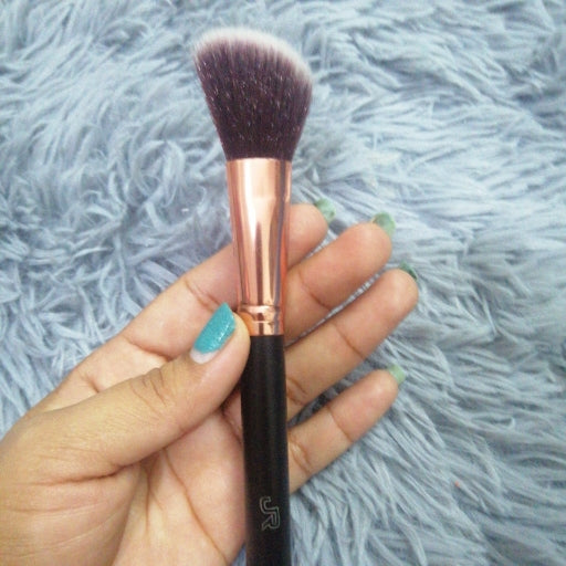 BROCHA PARA CONTORNO O RUBOR PROFESIONAL JR