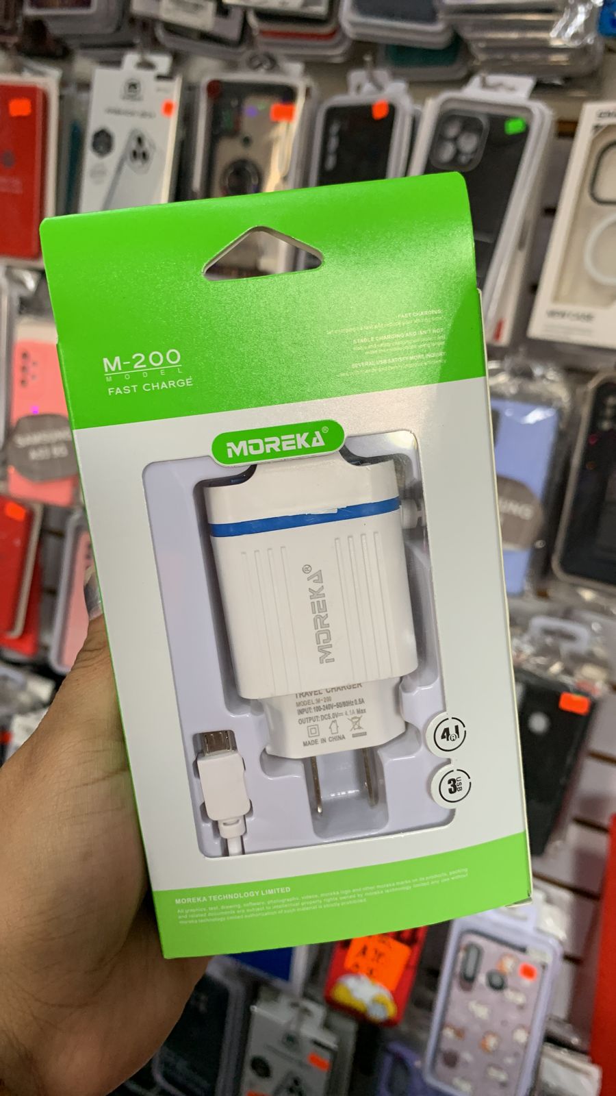 Cargador V8 Moreka M-200